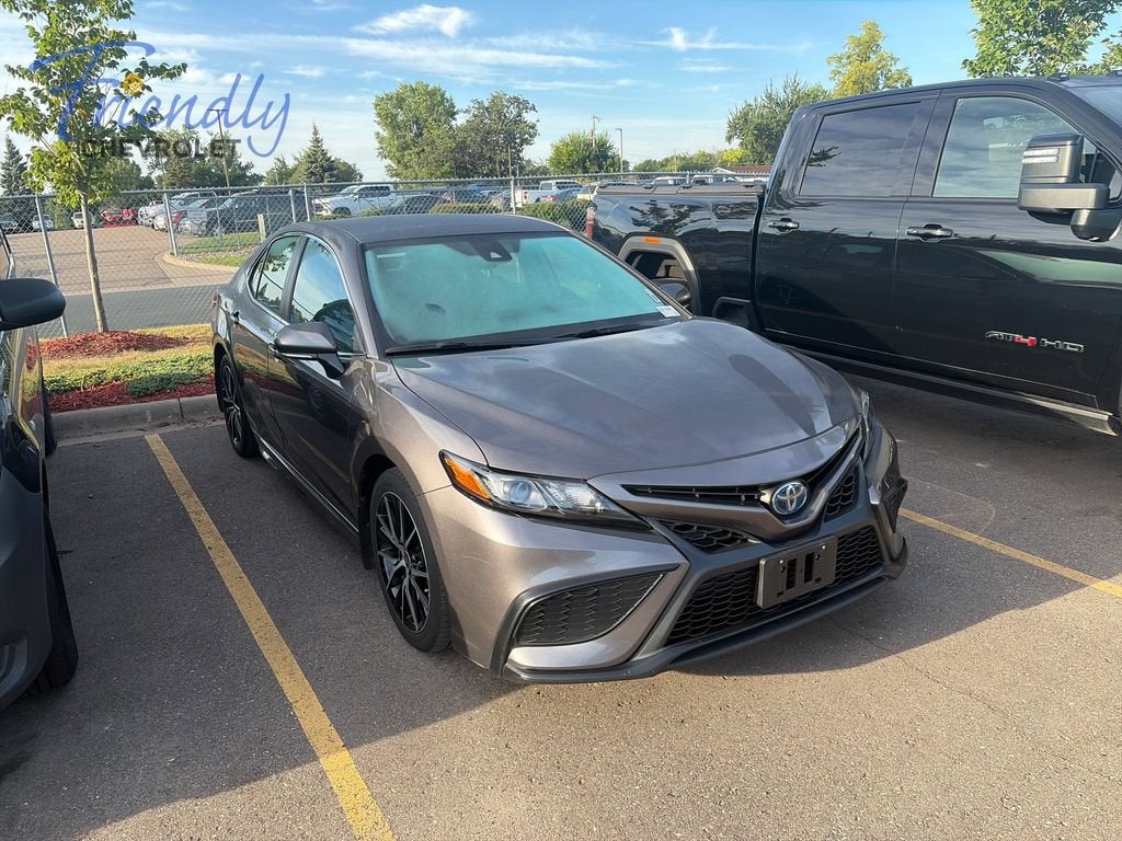 2024 Toyota Camry Hybrid SE