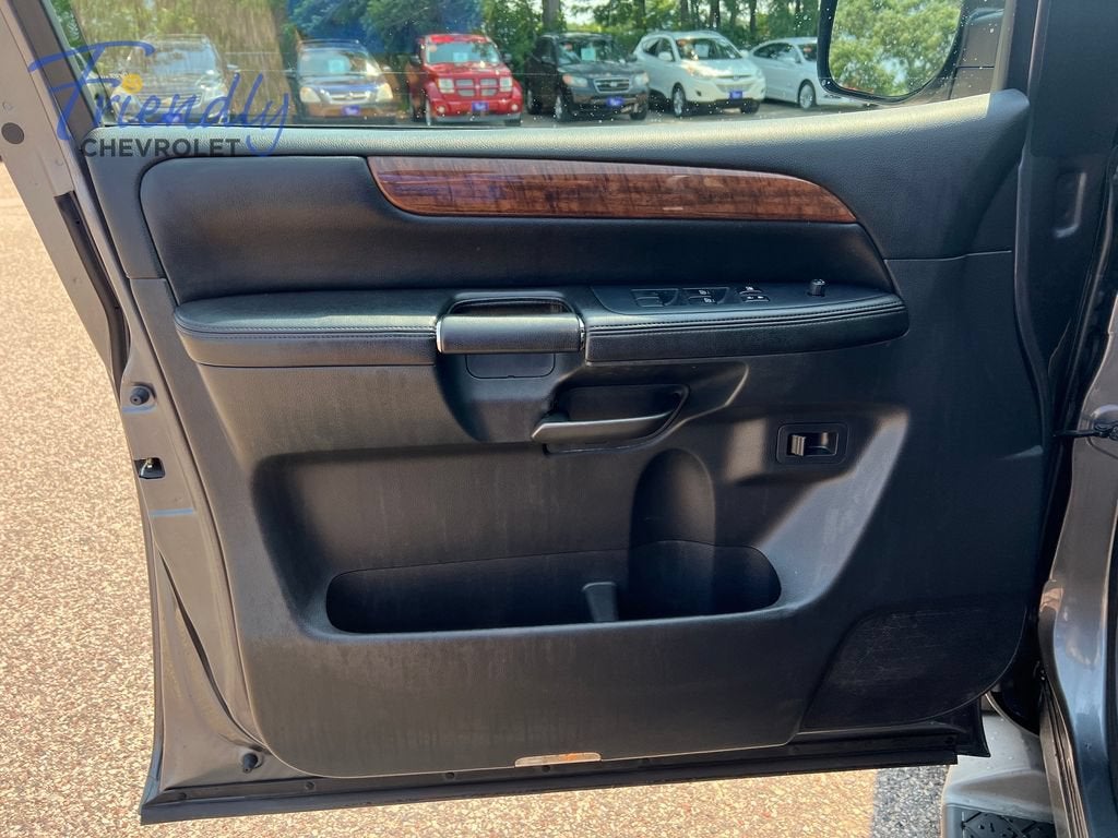 2014 Nissan Armada SV