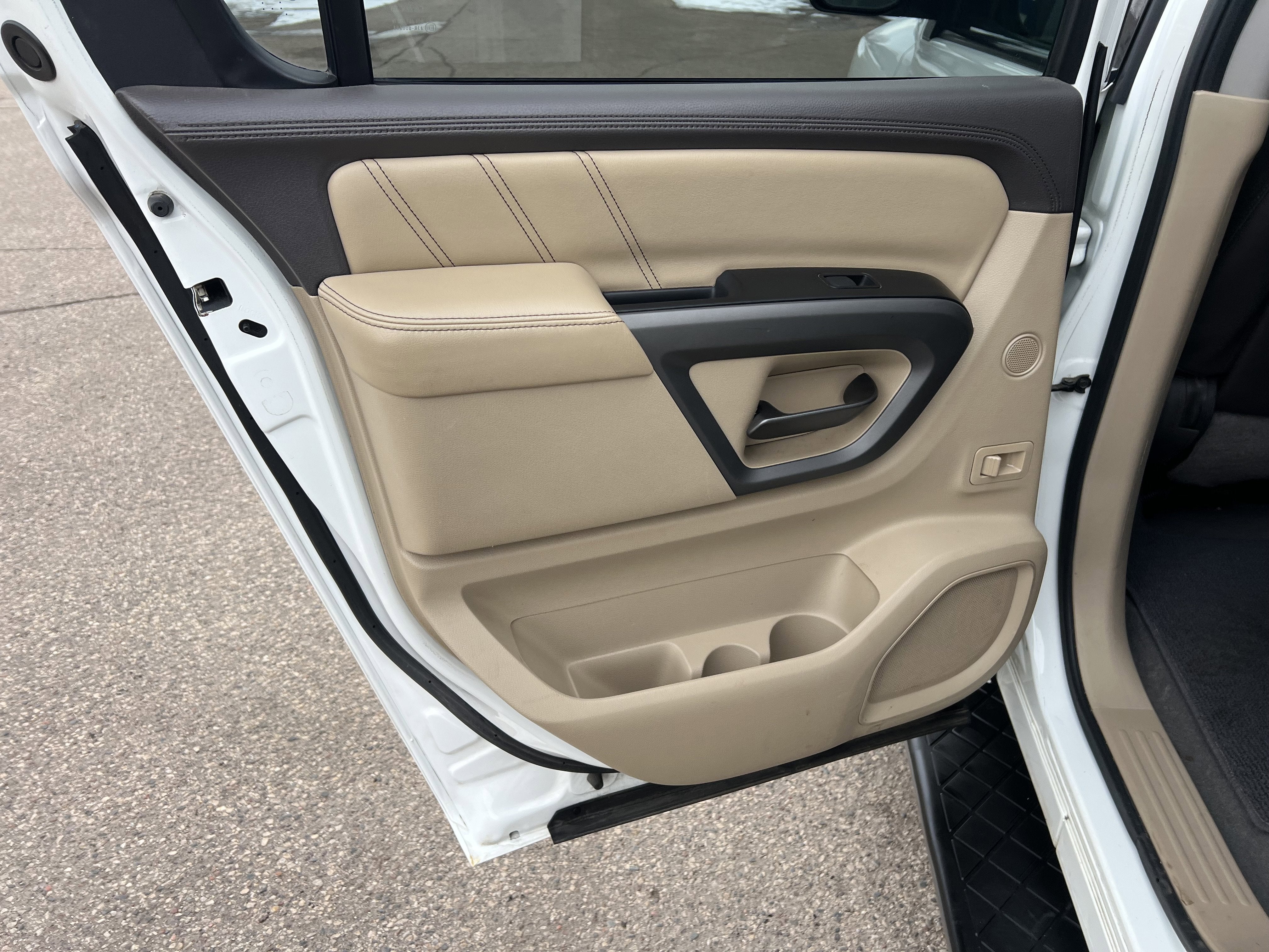 2015 Nissan Armada Platinum