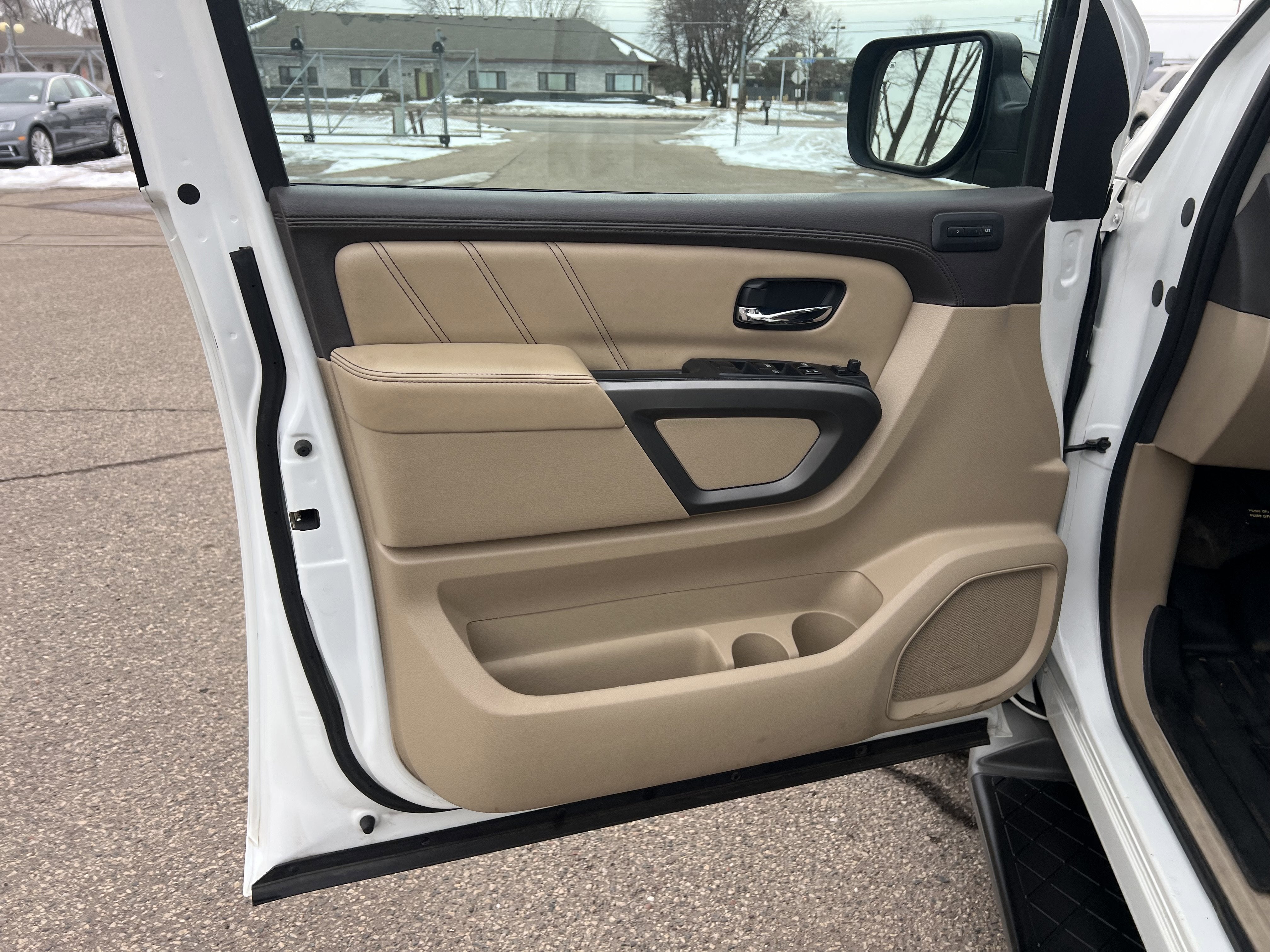 2015 Nissan Armada Platinum