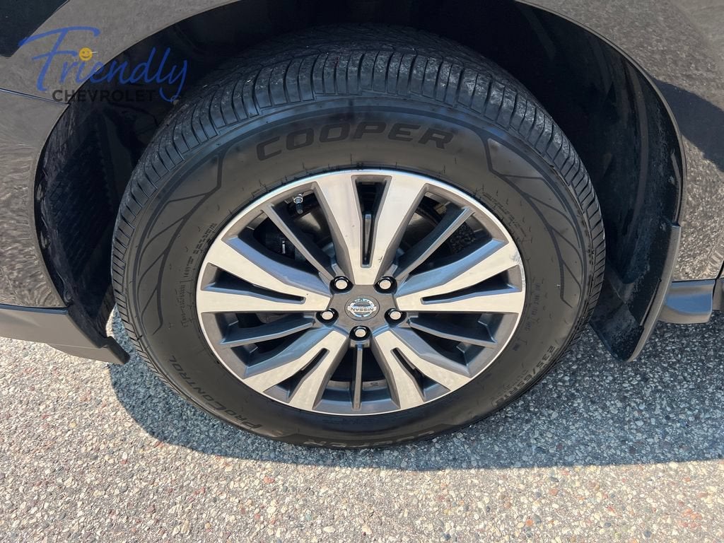 2017 Nissan Pathfinder SL