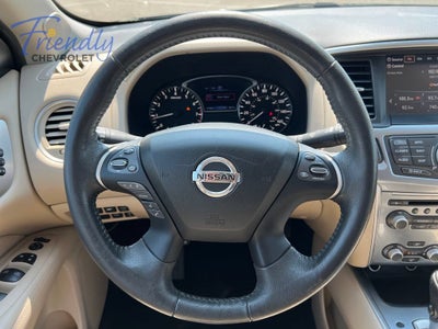 2017 Nissan Pathfinder SL