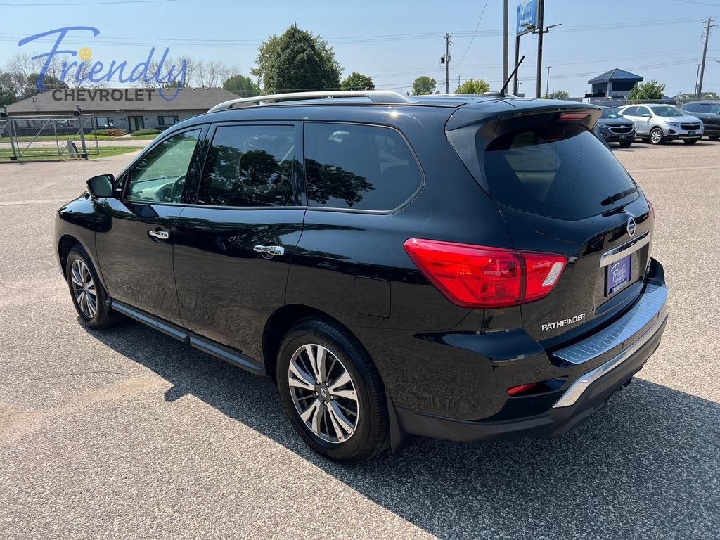 2017 Nissan Pathfinder SL