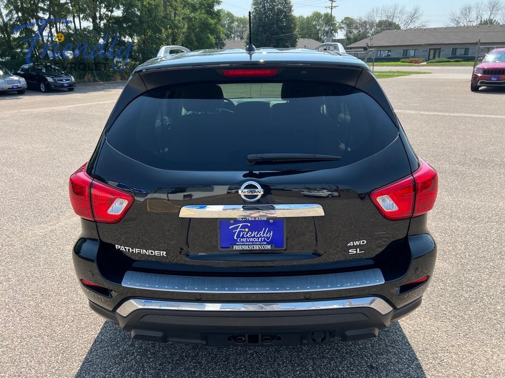 2017 Nissan Pathfinder SL