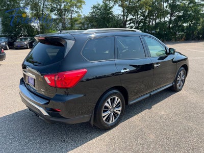 2017 Nissan Pathfinder SL