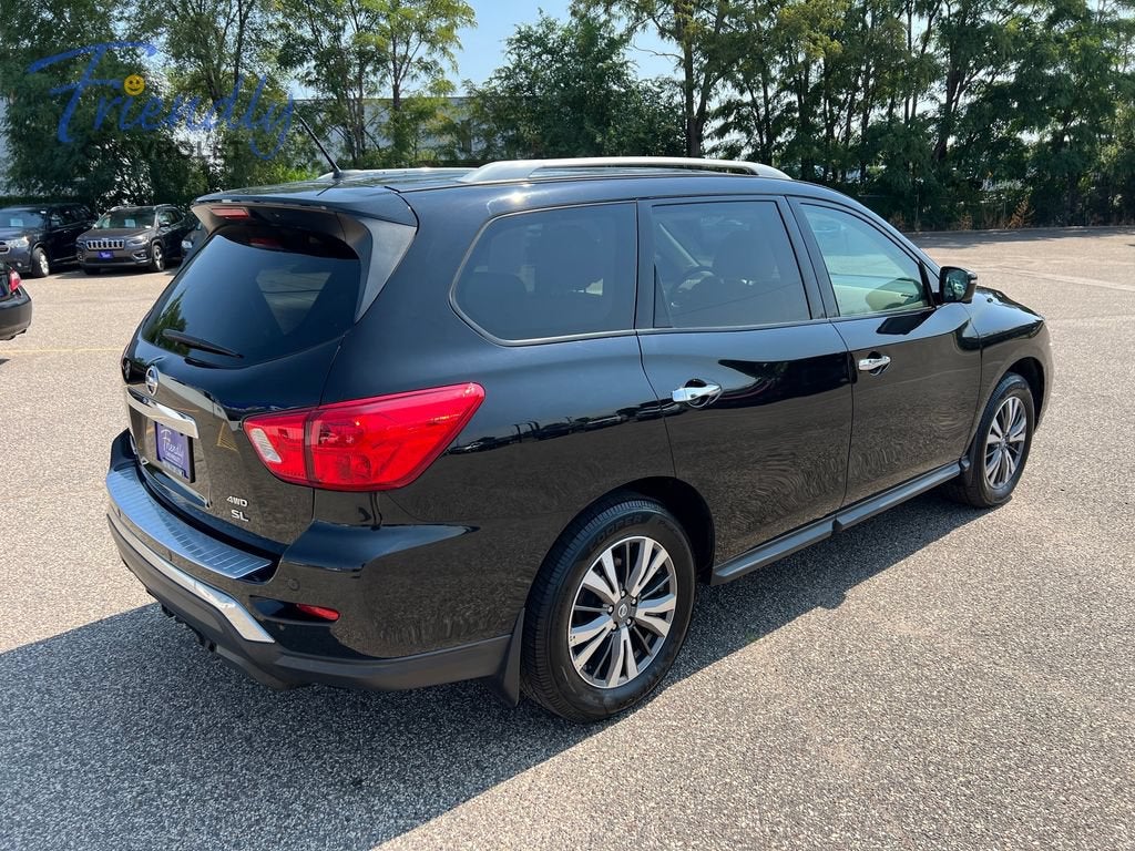 2017 Nissan Pathfinder SL