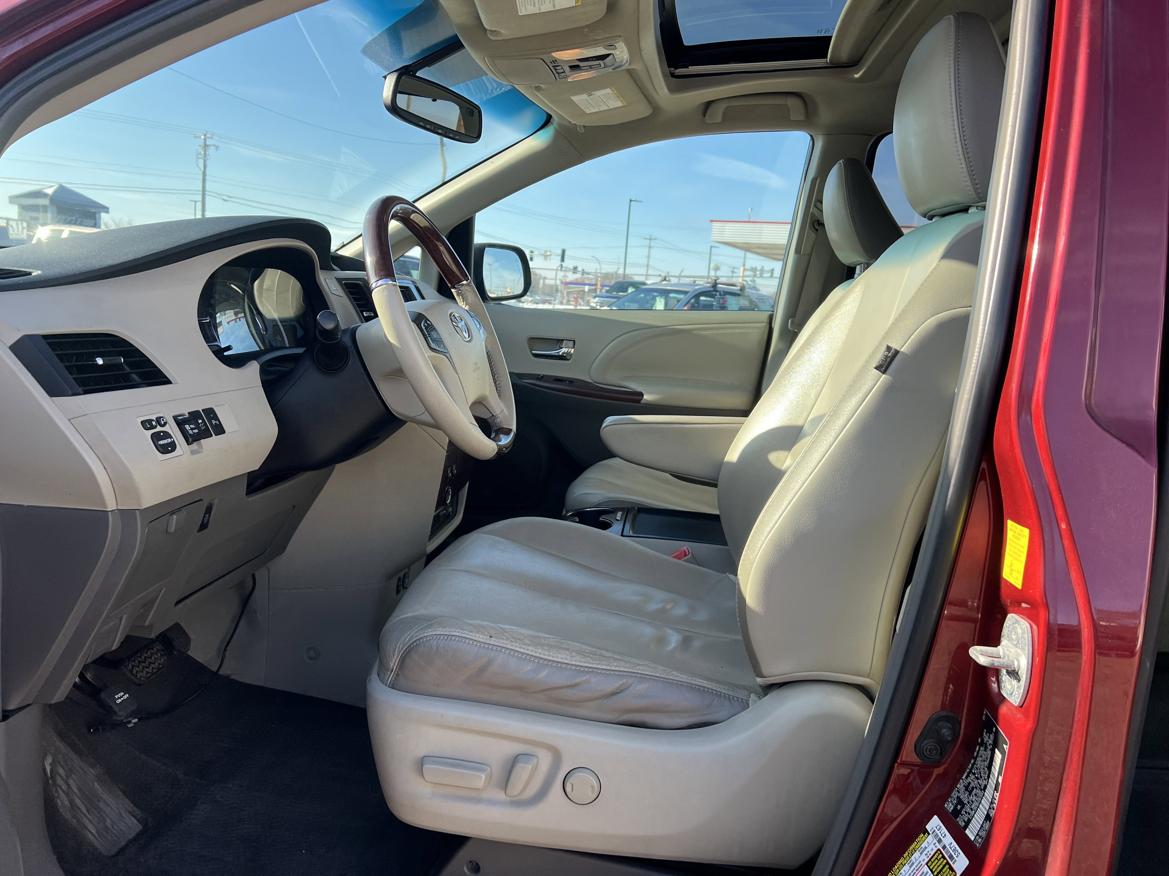 2011 Toyota Sienna XLE