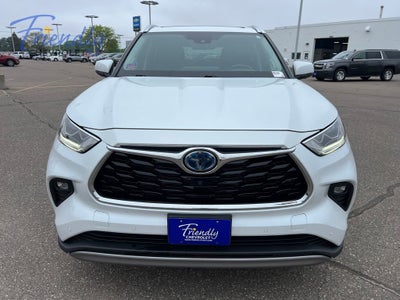 2022 Toyota Highlander Hybrid Platinum