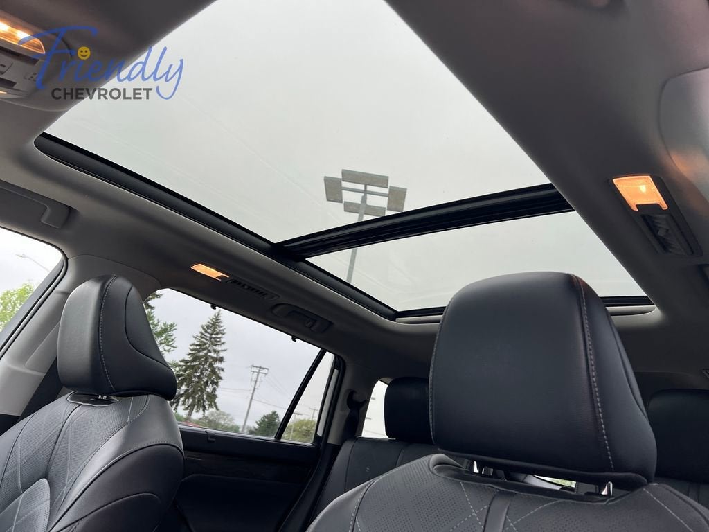2022 Toyota Highlander Hybrid Platinum