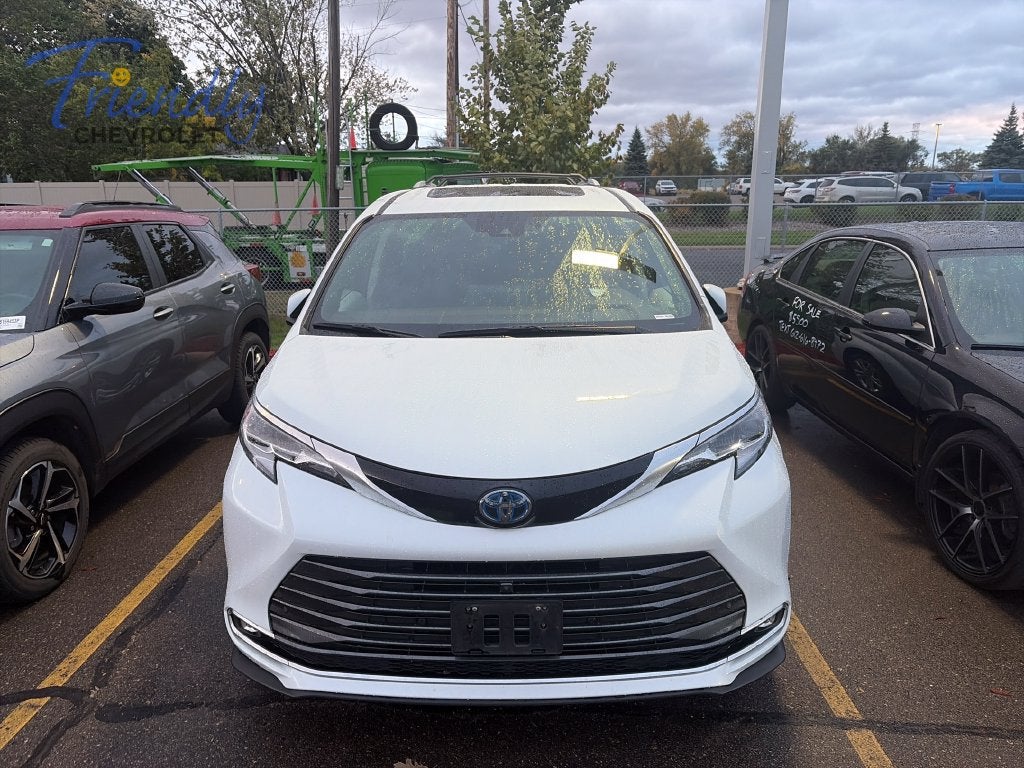 2023 Toyota Sienna Platinum