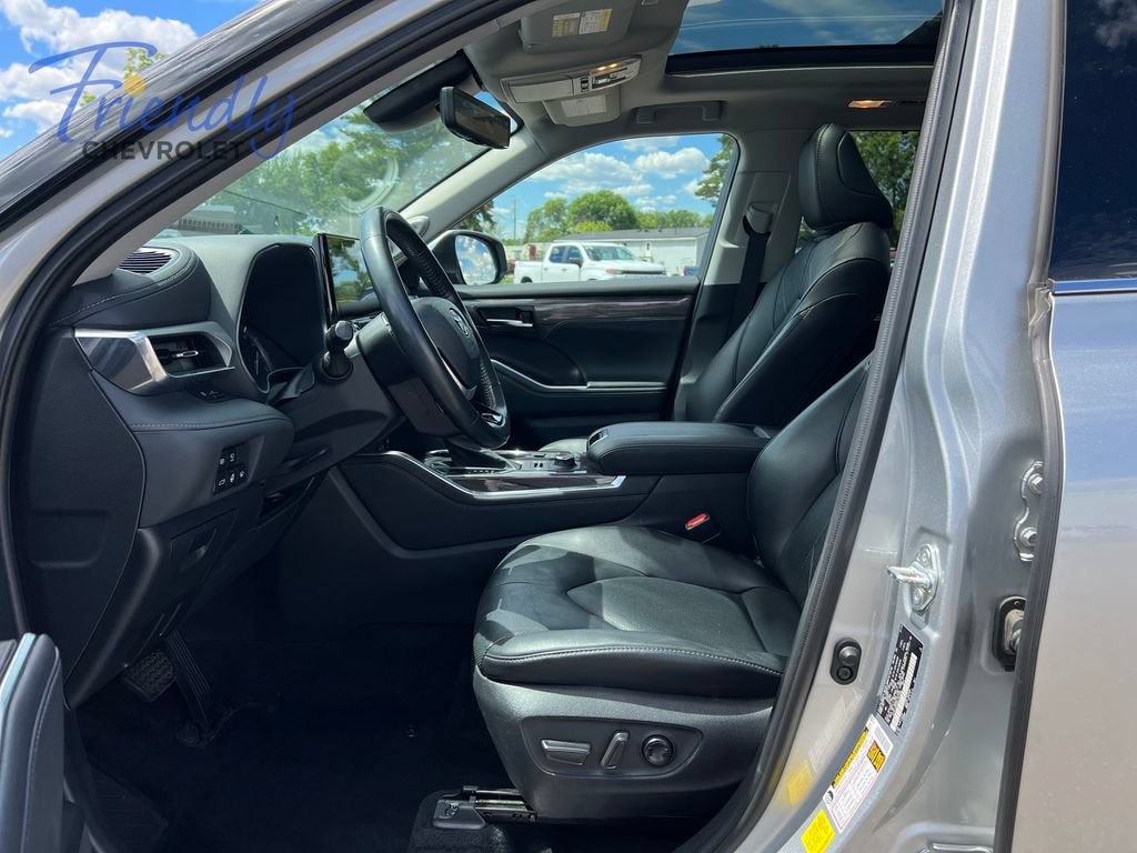 2022 Toyota Highlander Platinum