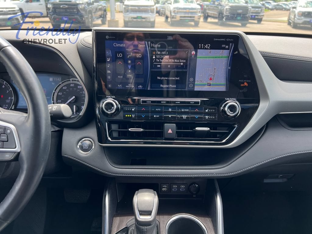 2022 Toyota Highlander Platinum