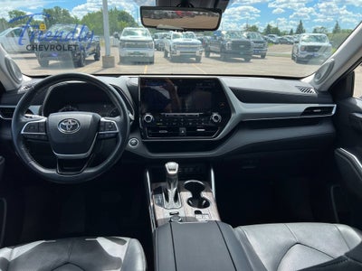 2022 Toyota Highlander Platinum