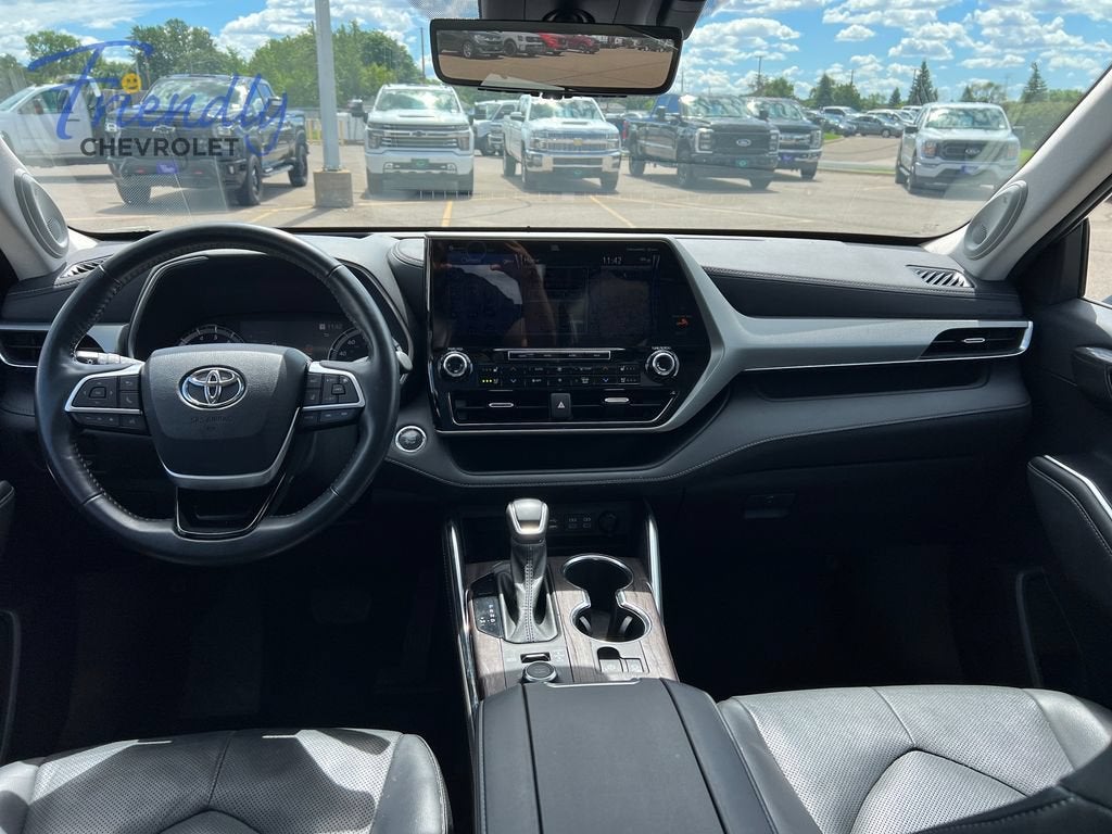 2022 Toyota Highlander Platinum