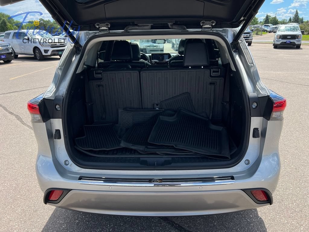 2022 Toyota Highlander Platinum