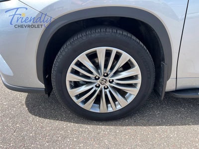 2022 Toyota Highlander Platinum