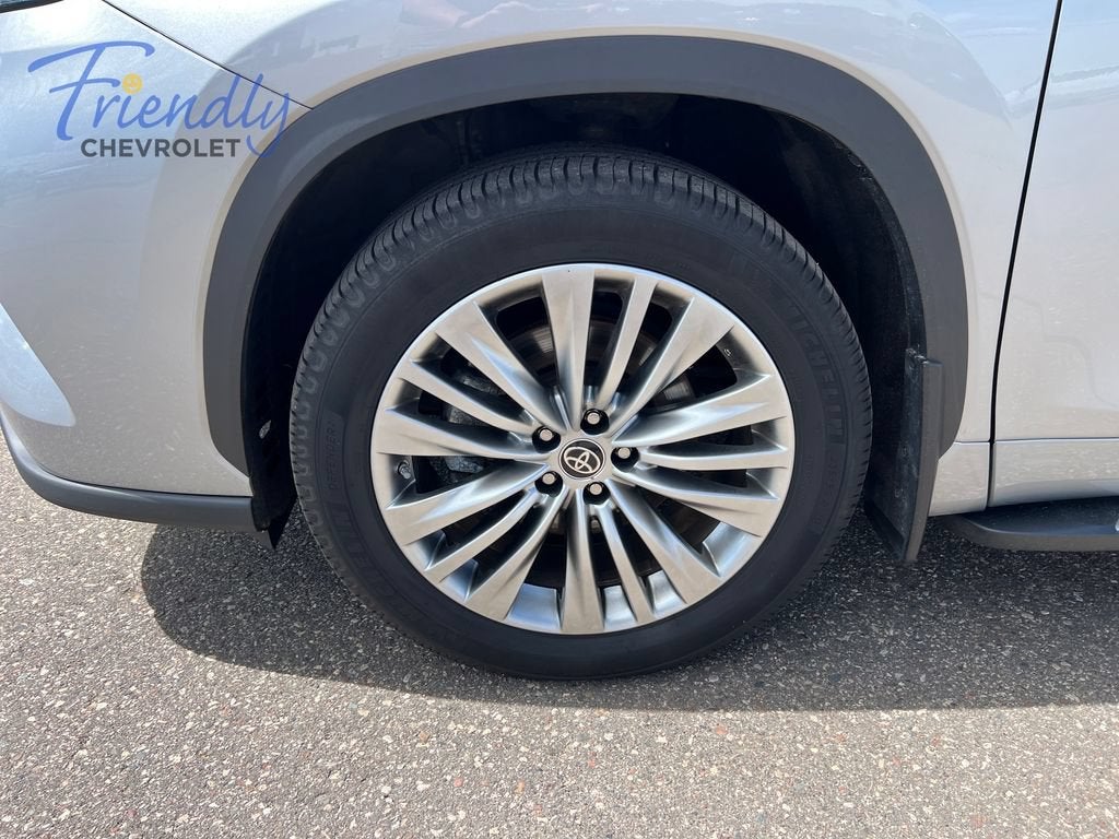 2022 Toyota Highlander Platinum