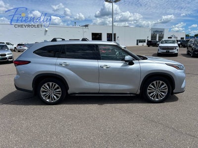 2022 Toyota Highlander Platinum
