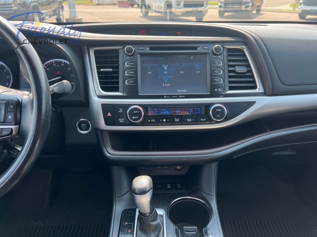 2017 Toyota Highlander SE