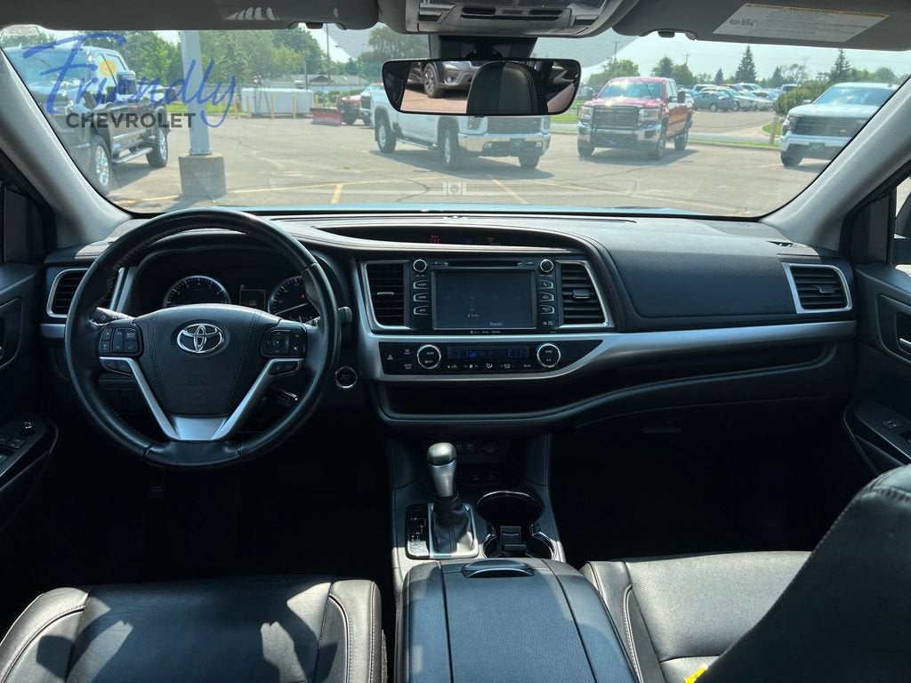 2017 Toyota Highlander SE