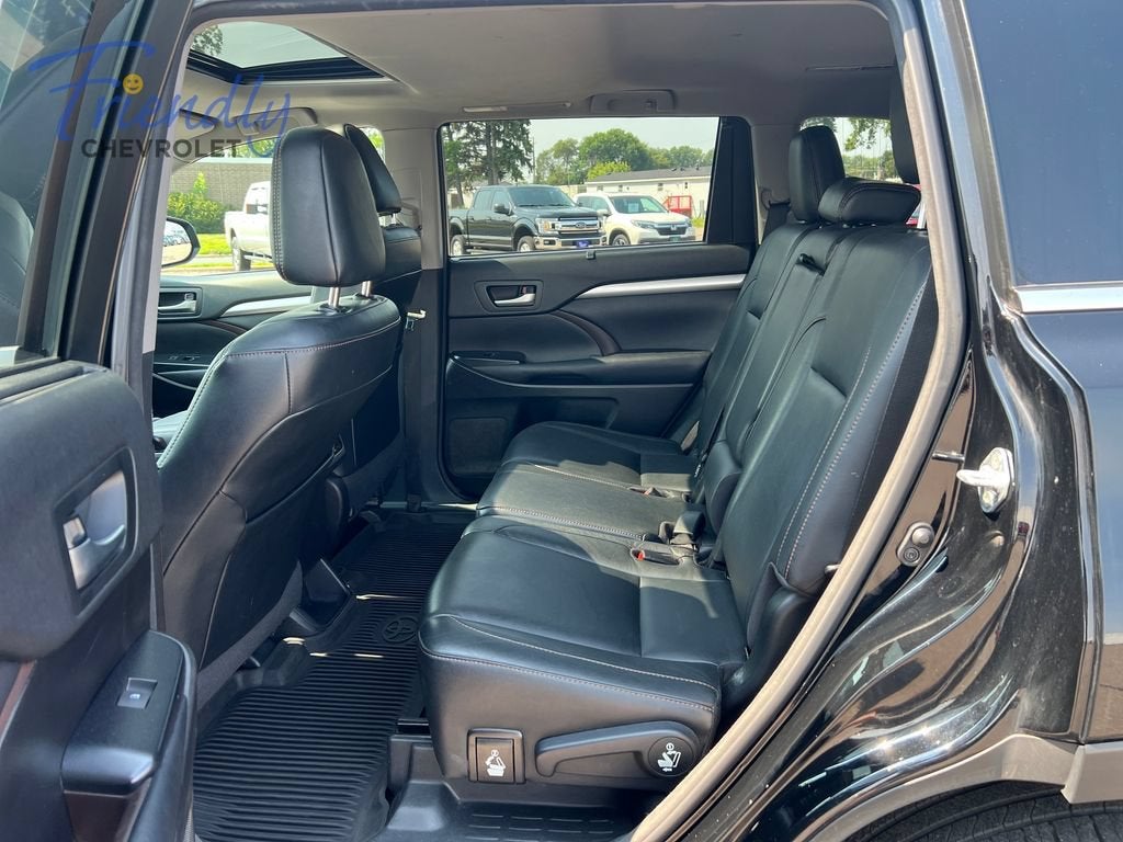 2017 Toyota Highlander SE