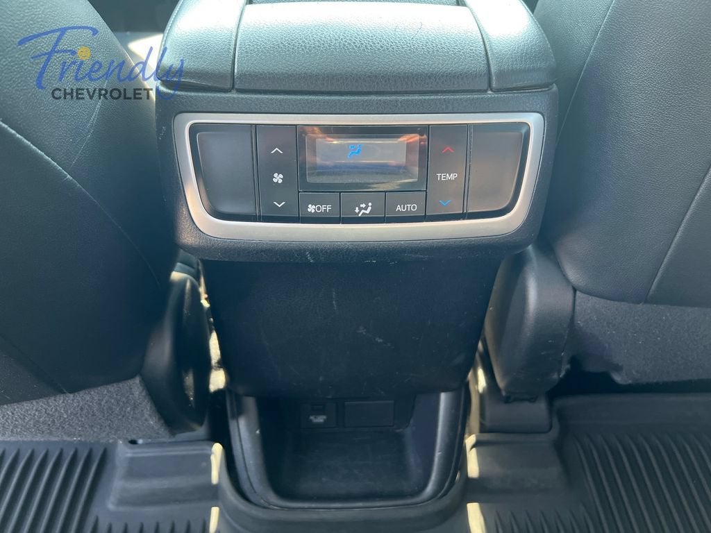 2017 Toyota Highlander SE