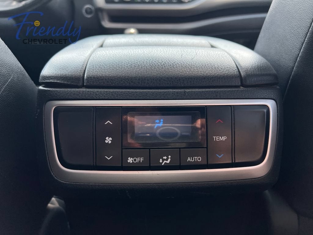 2017 Toyota Highlander SE