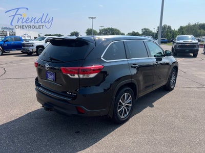 2017 Toyota Highlander SE