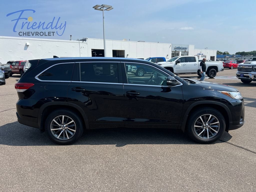 2017 Toyota Highlander SE