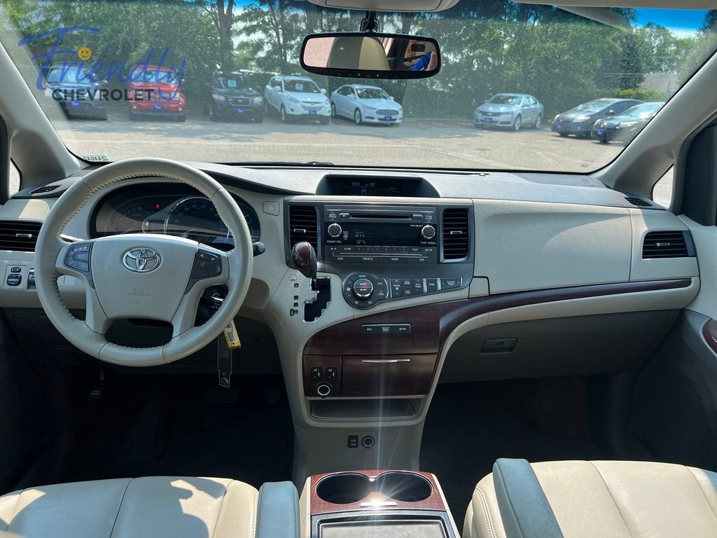 2012 Toyota Sienna XLE V6 8 Passenger