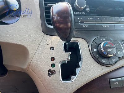 2012 Toyota Sienna XLE V6 8 Passenger