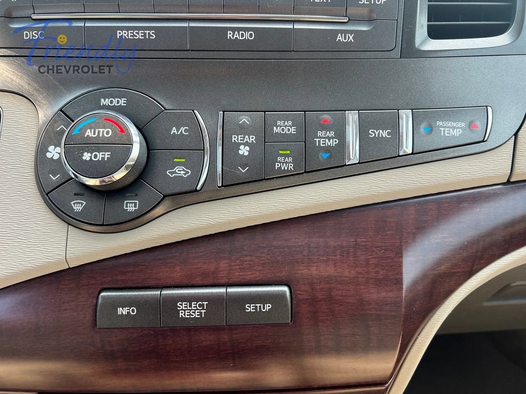 2012 Toyota Sienna XLE V6 8 Passenger