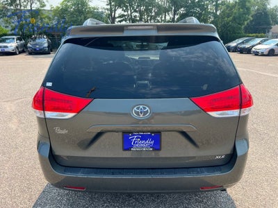 2012 Toyota Sienna XLE V6 8 Passenger