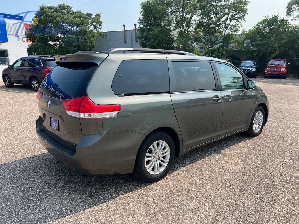2012 Toyota Sienna XLE V6 8 Passenger