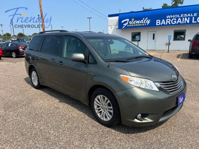 2012 Toyota Sienna XLE V6 8 Passenger