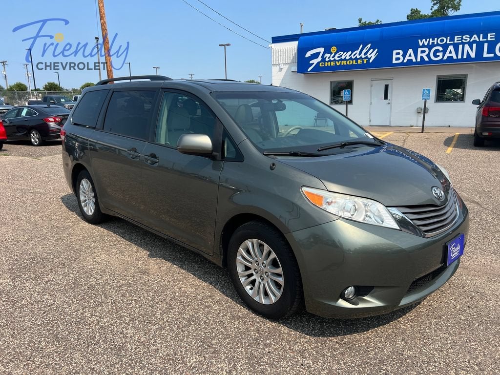 2012 Toyota Sienna XLE V6 8 Passenger