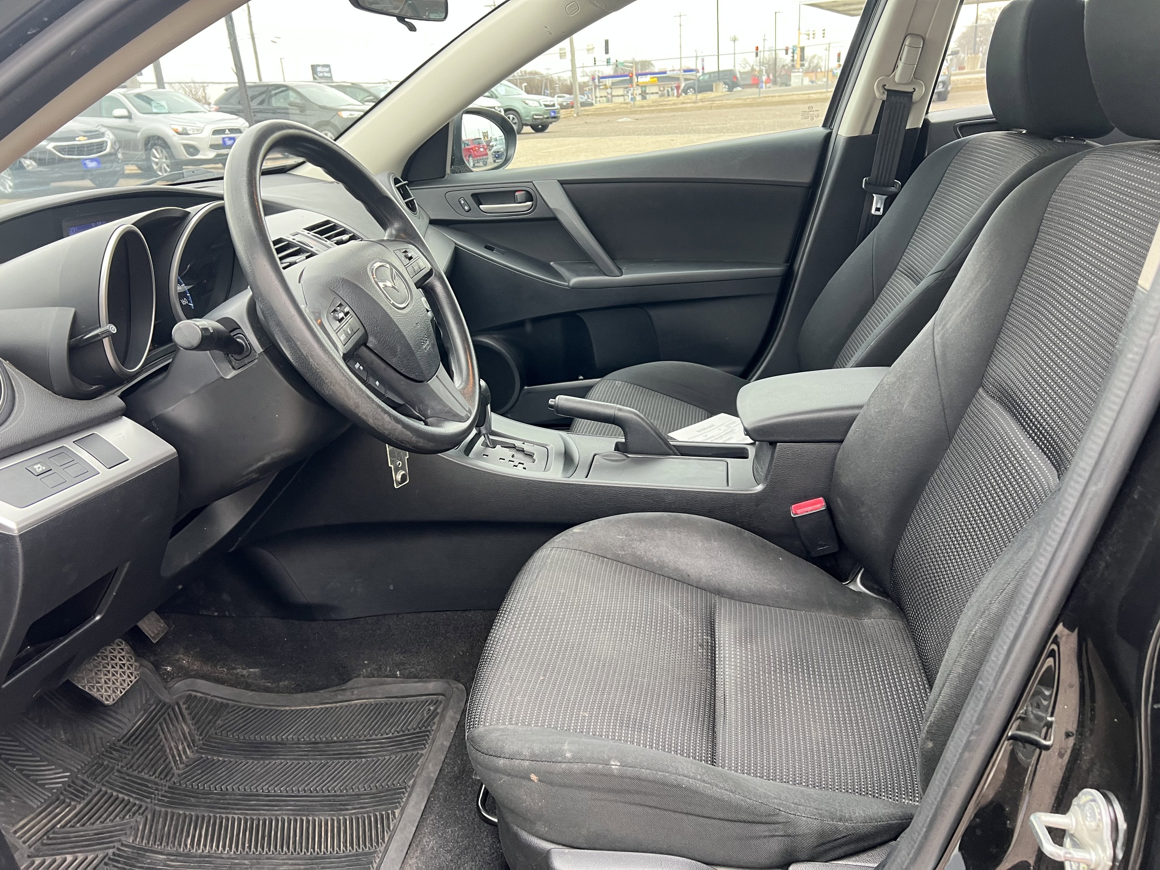 2013 Mazda Mazda3 i Sport